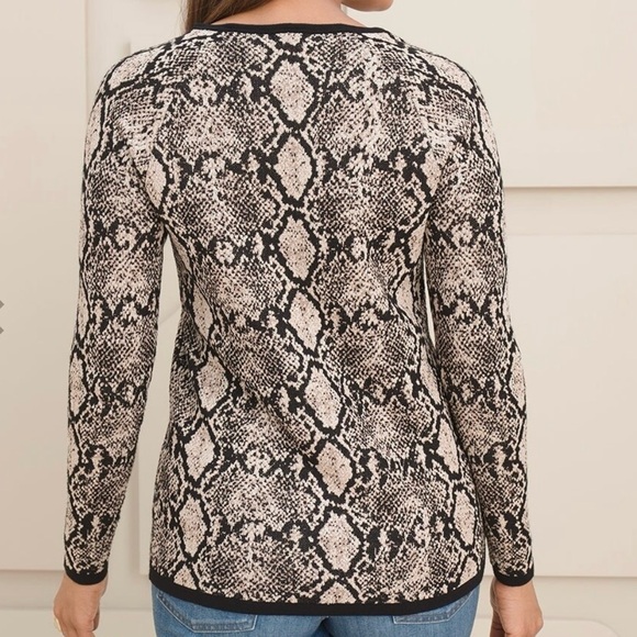 Chico's Double Espresso Python-Print Tie Neck Sweater Size Medium, Chico's 1 - Picture 5 of 14